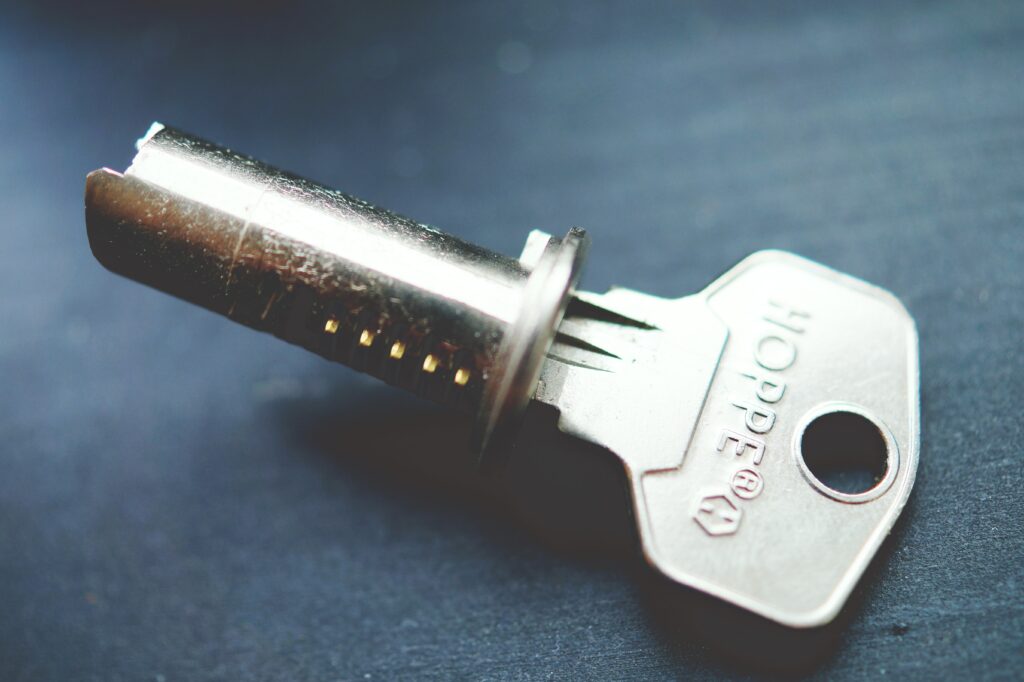 What to Expect When Calling a Locksmith