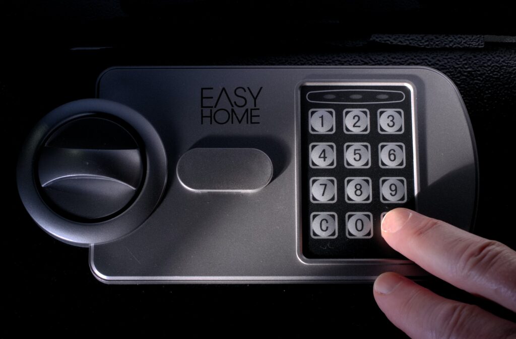 Tips for Choosing the Right Safe for Your Business in Los Angeles - Locksmith Los Angeles