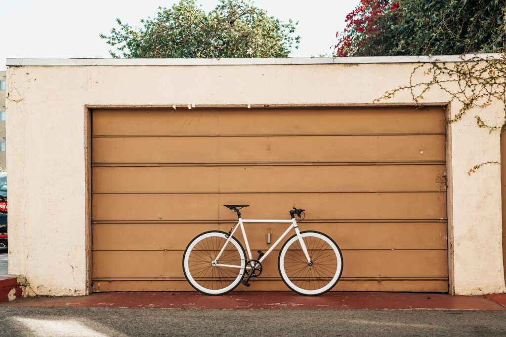 Locksmith Advice in Los Angeles: Tips for Securing Your Garage Door - Locksmith Los Angeles